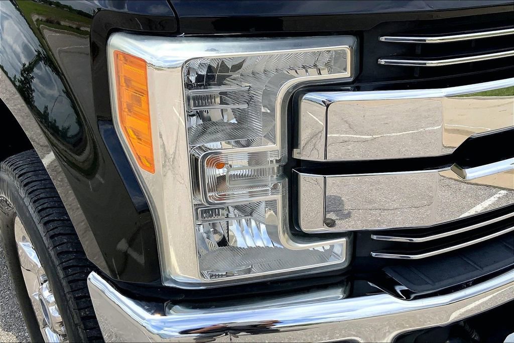 Used 2017 Ford F250 Lariat w/ Chrome Package AWD/4WD image 25