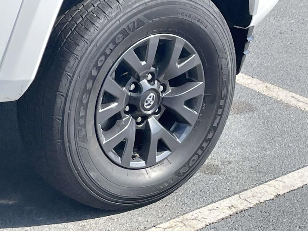 Used 2023 Toyota Tacoma SR5 w/ Technology Package image 29