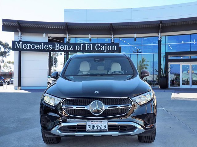 Used 2025 Mercedes-Benz GLC 300 image 2
