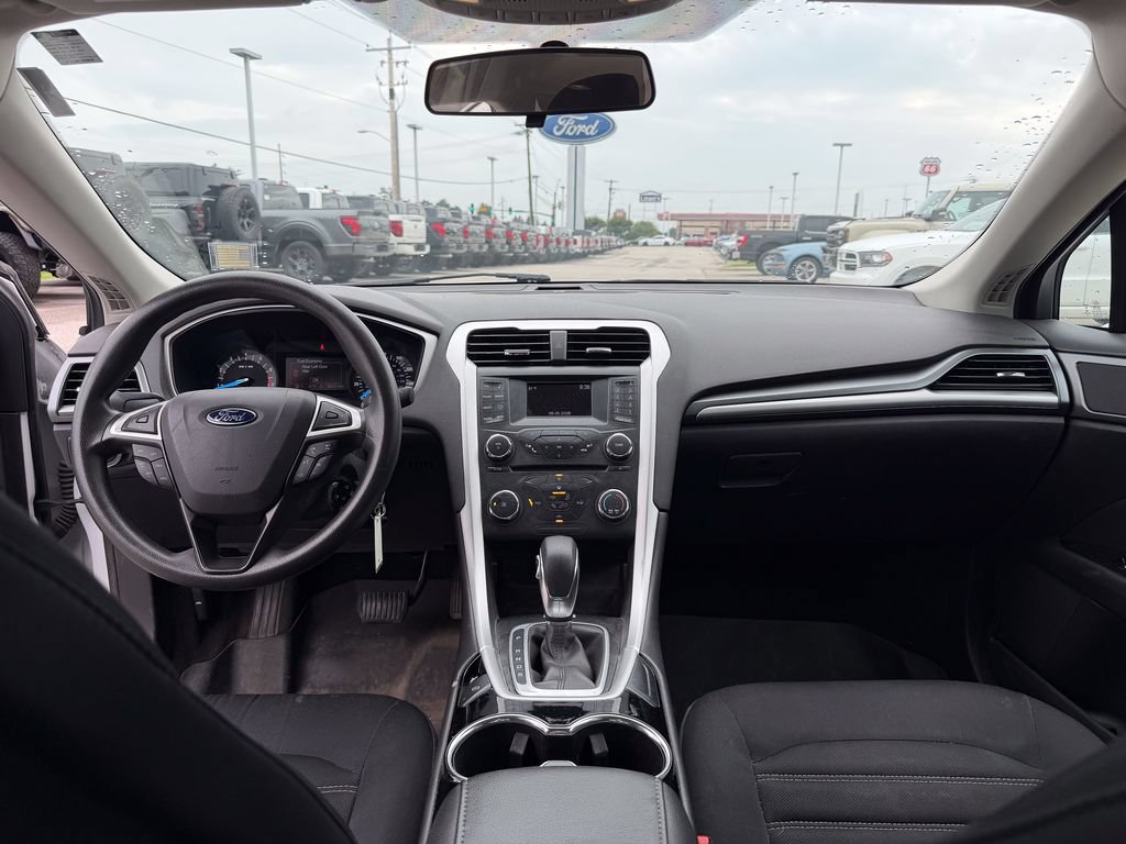 Used 2015 Ford Fusion SE FWD image 24