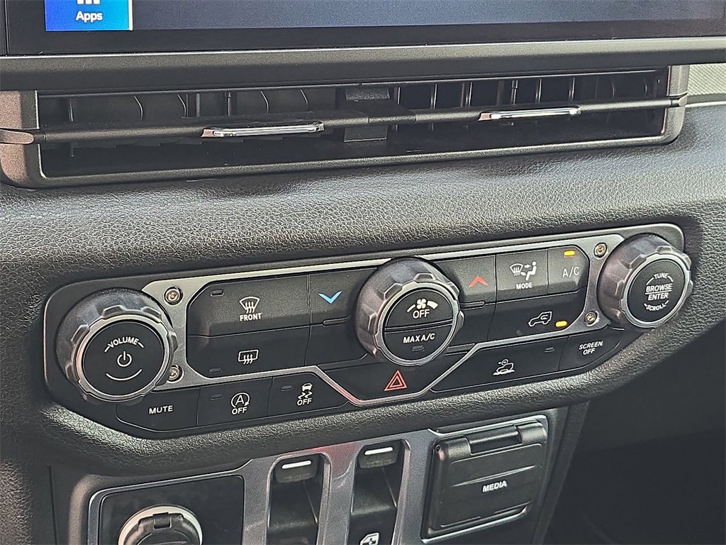 Used 2025 Jeep Wrangler Sport image 21