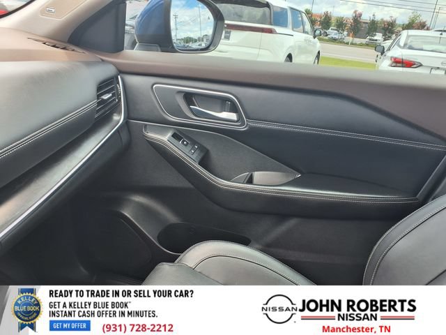 Used 2021 Nissan Rogue Platinum FWD image 7