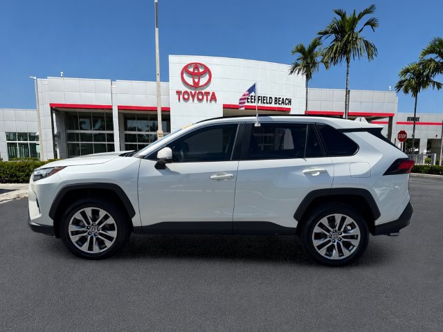 Used 2022 Toyota RAV4 XLE Premium FWD image 4