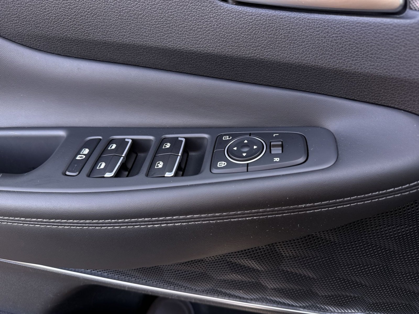 Certified 2023 Hyundai Santa Fe SEL Premium image 15