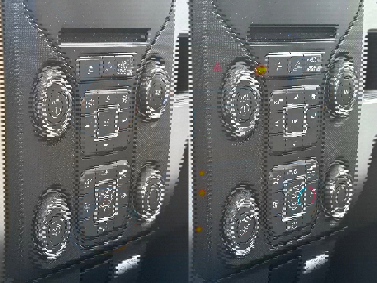 Used 2013 Ford F150 XLT w/ XLT Chrome Pkg image 25