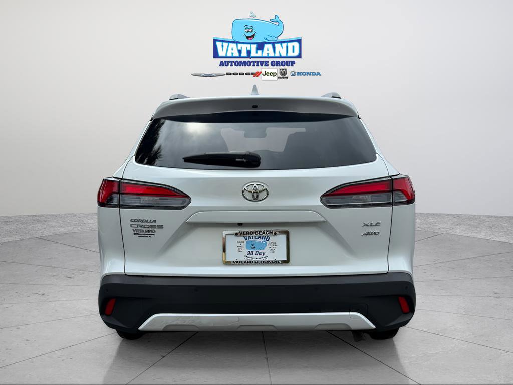Used 2023 Toyota Corolla Cross XLE w/ Convenience Package AWD/4WD image 4