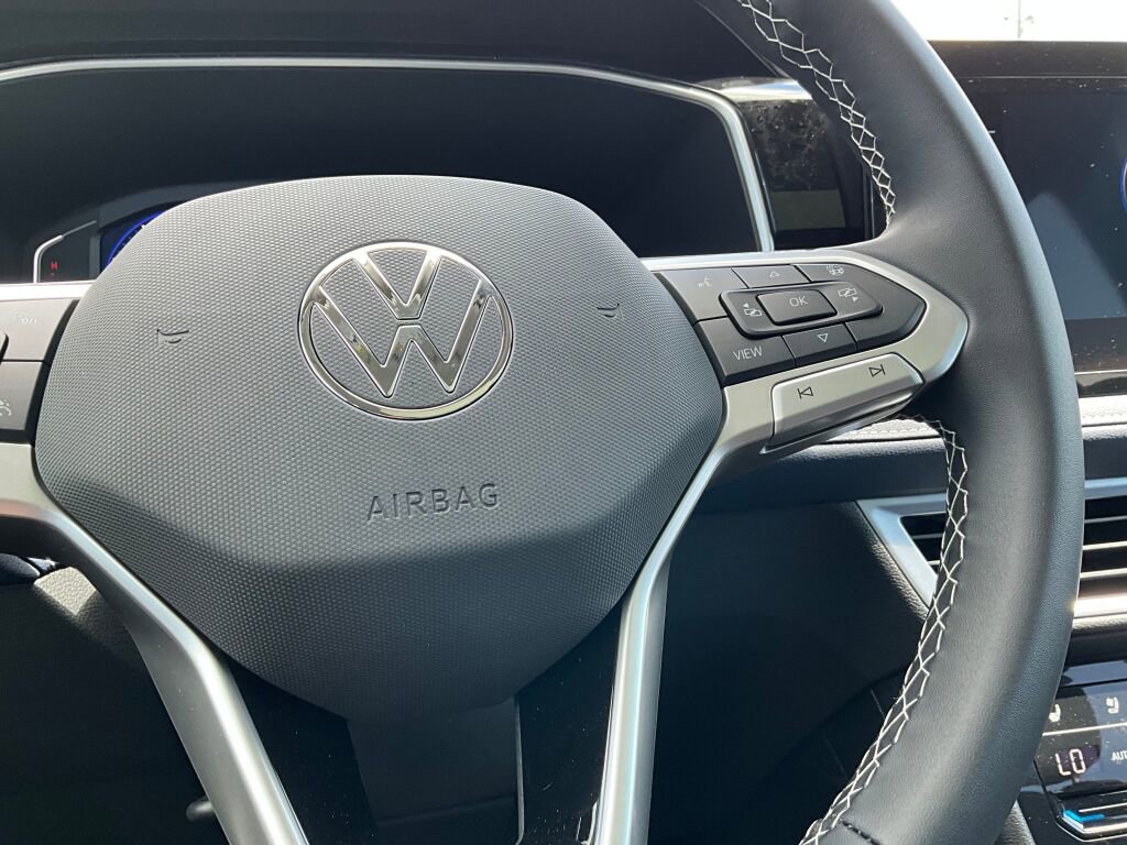 New 2025 Volkswagen Taos SEL image 20