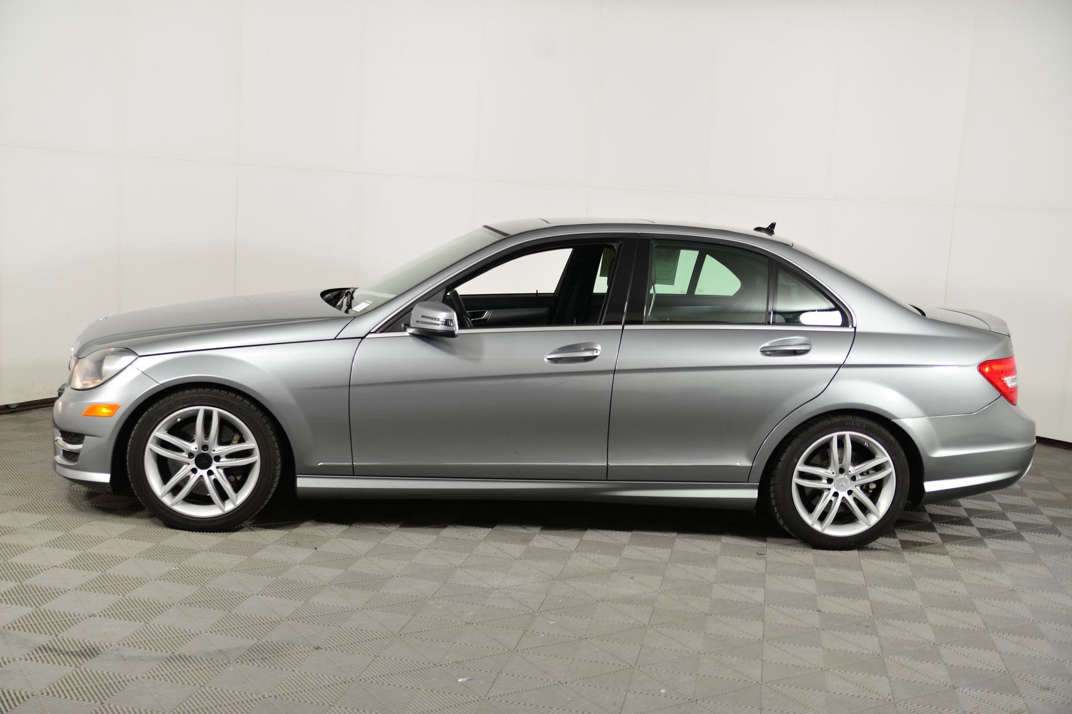 Used 2013 Mercedes-Benz C 300 C 300 Sport image 2