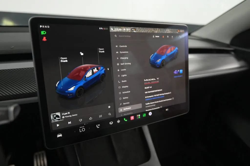 Used 2022 Tesla Model Y Performance AWD/4WD image 26