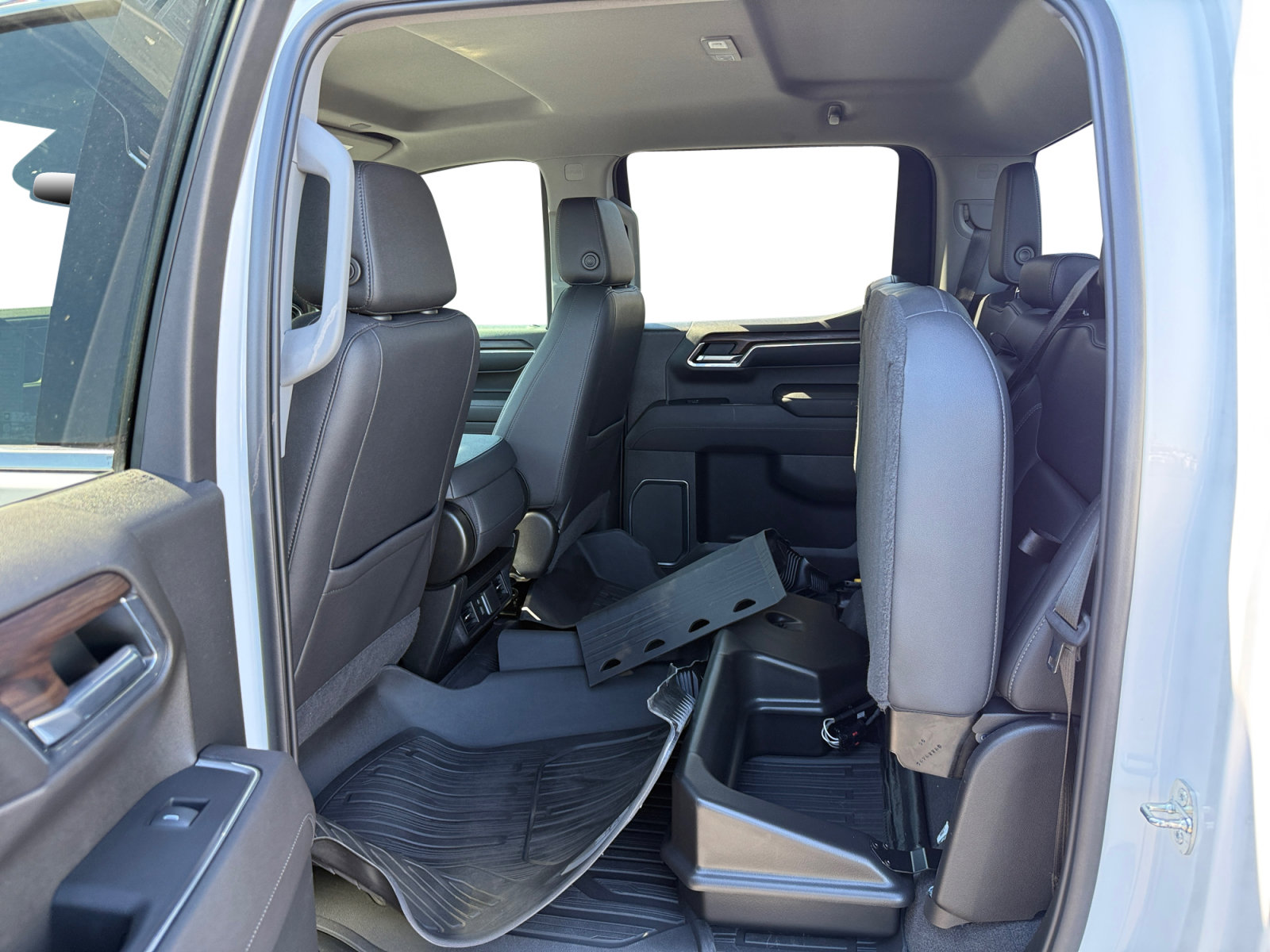 Used 2022 GMC Sierra 1500 SLT w/ X31 Off-Road Package AWD/4WD image 16