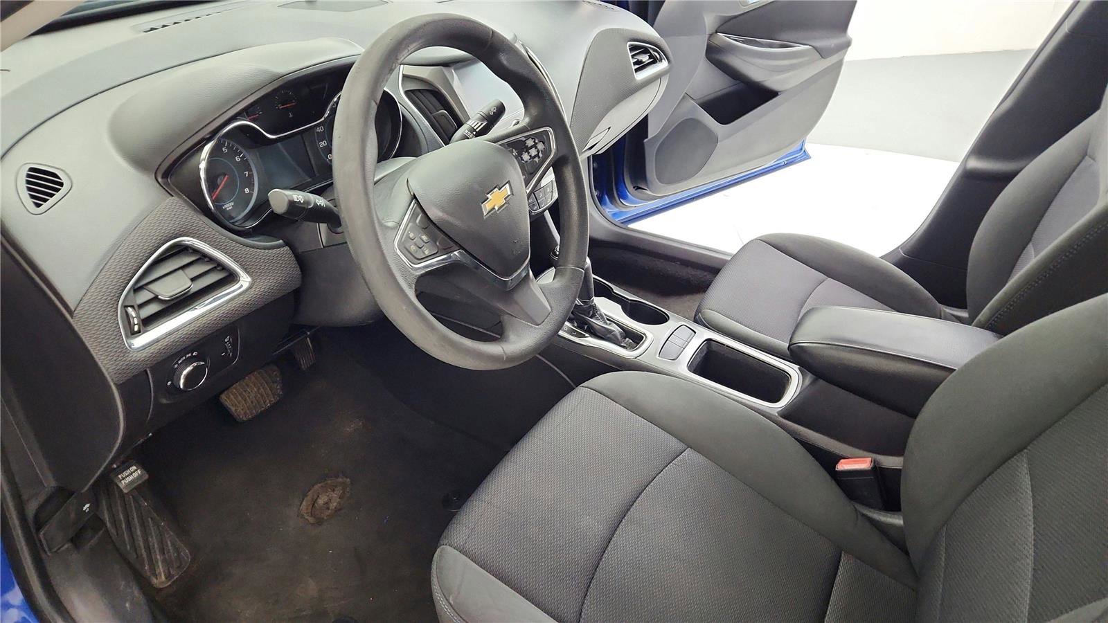 Used 2017 Chevrolet Cruze LT FWD image 43