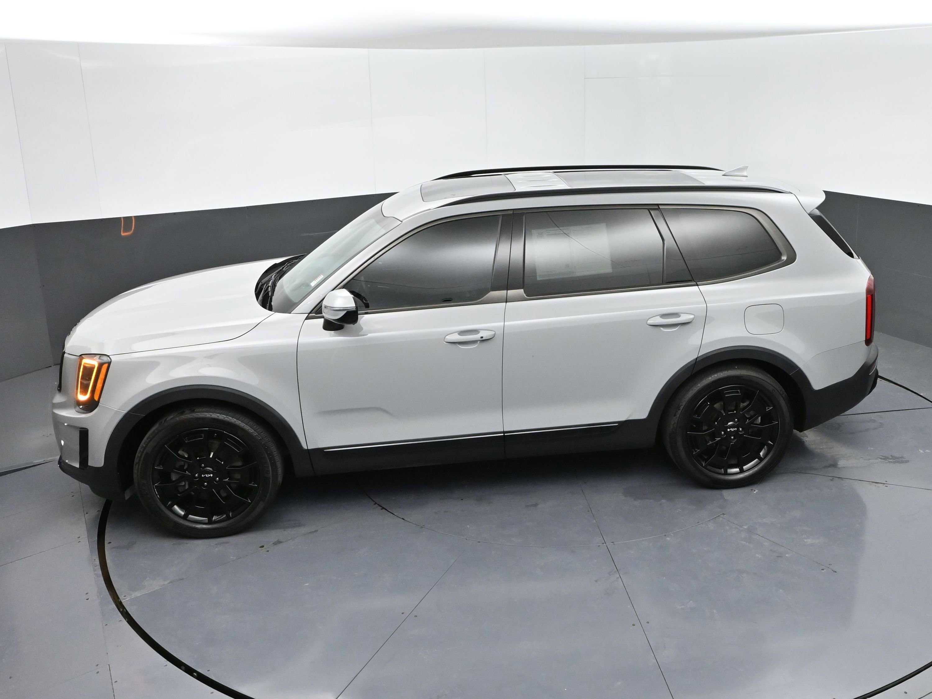 Used 2022 Kia Telluride SX w/ SX Prestige Package image 44