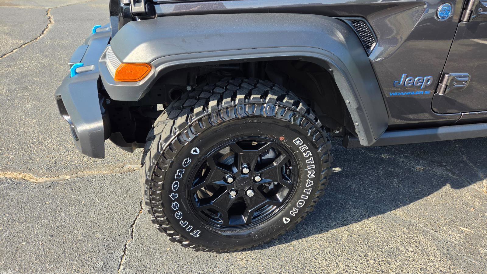 Used 2023 Jeep Wrangler Unlimited w/ Cold Weather Group image 15