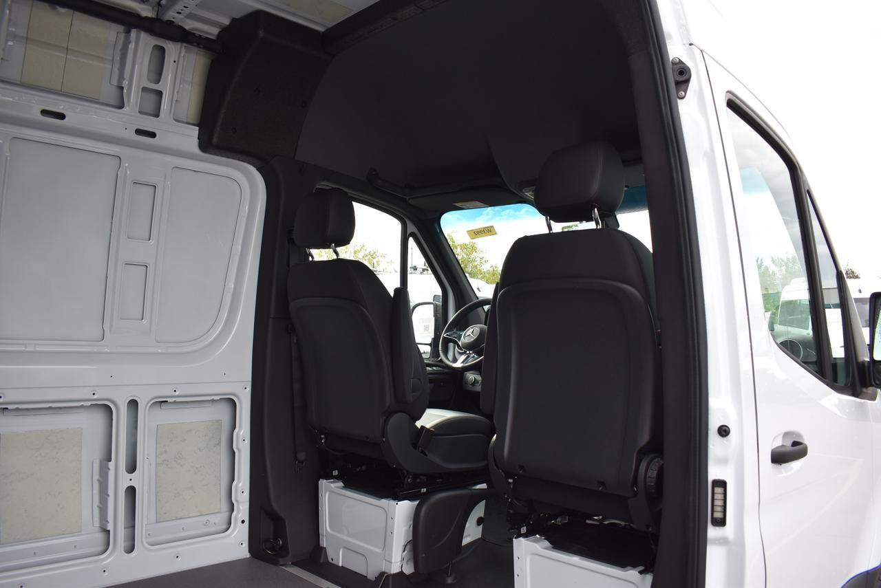 New 2025 Mercedes-Benz Sprinter 2500 image 9