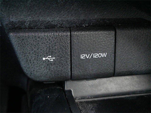 Used 2020 Toyota Camry SE image 24