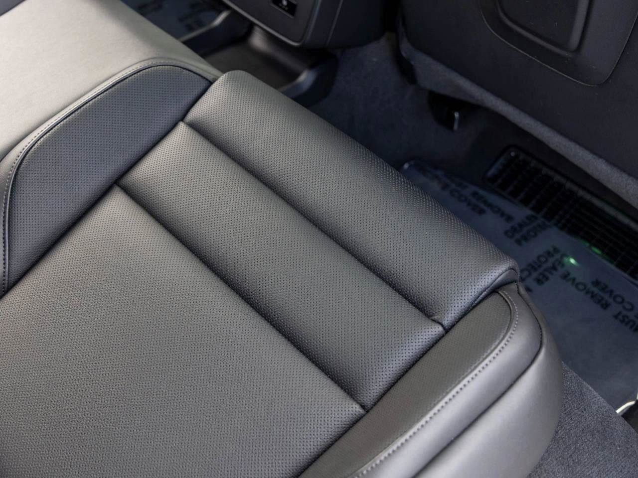 New 2025 Porsche Taycan image 98