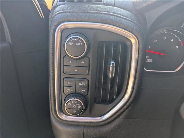 Used 2022 Chevrolet Silverado 2500 LT w/ Midnight Edition image 11