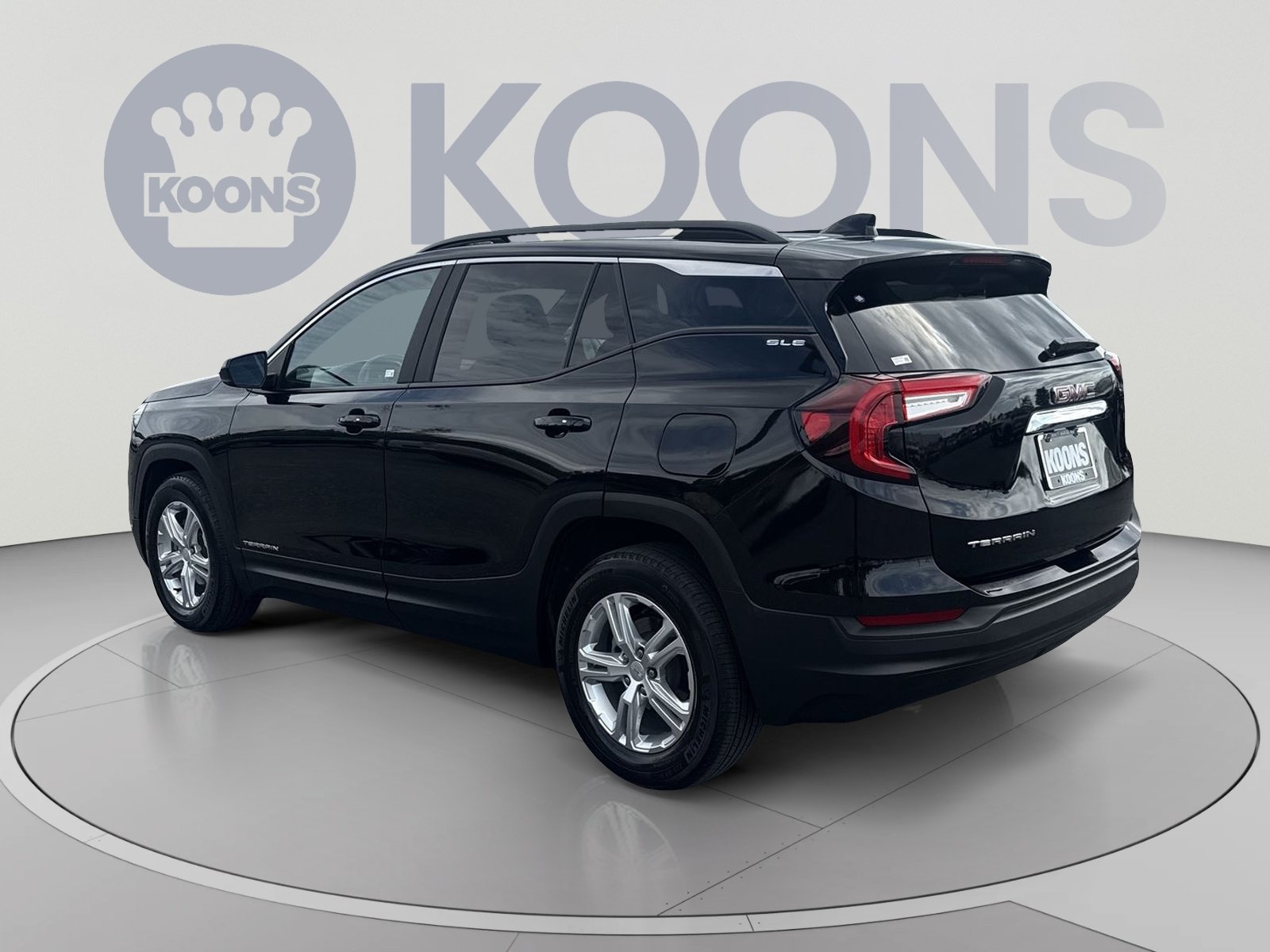 Used 2022 GMC Terrain SLE FWD image 8
