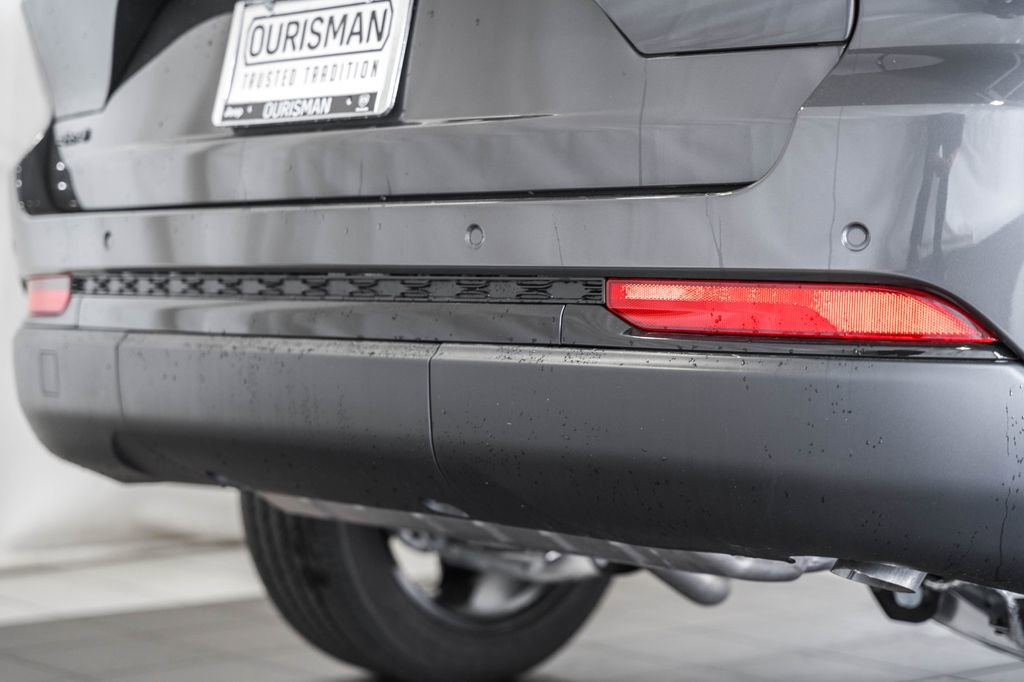 New 2025 Jeep Grand Cherokee Altitude image 8