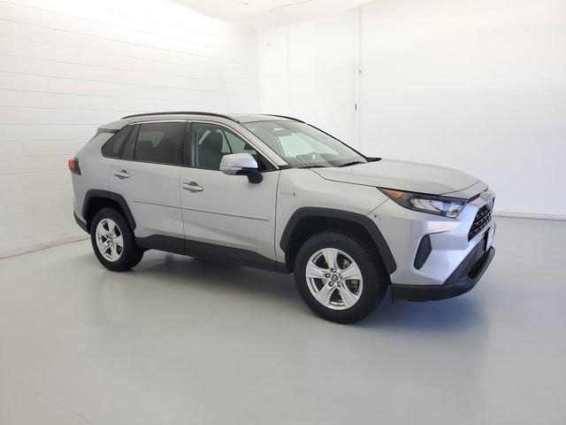 Used 2020 Toyota RAV4 LE w/ All Weather Liner Package AWD/4WD image 4