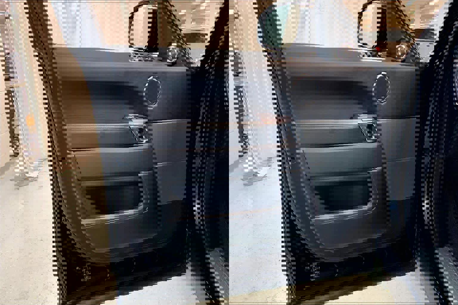 Used 2018 Land Rover Range Rover Sport HSE image 21