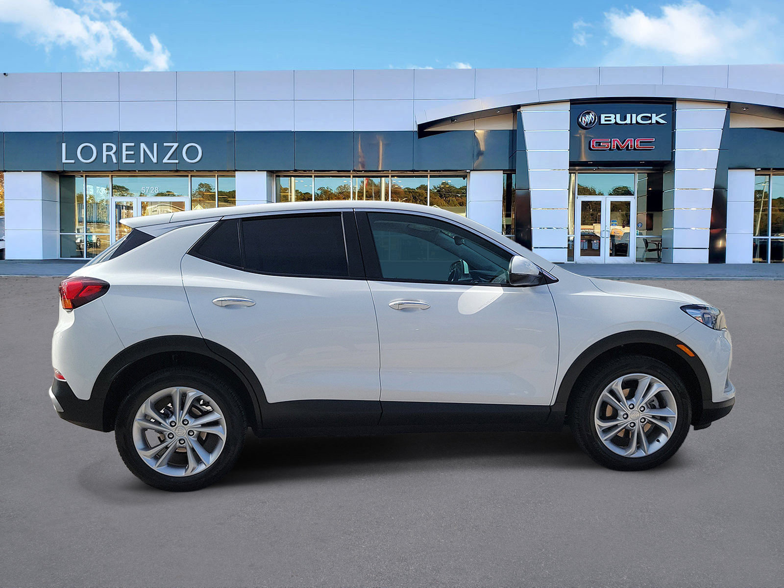 Used 2023 Buick Encore GX Preferred w/ Cold Weather Comfort Package FWD image 4