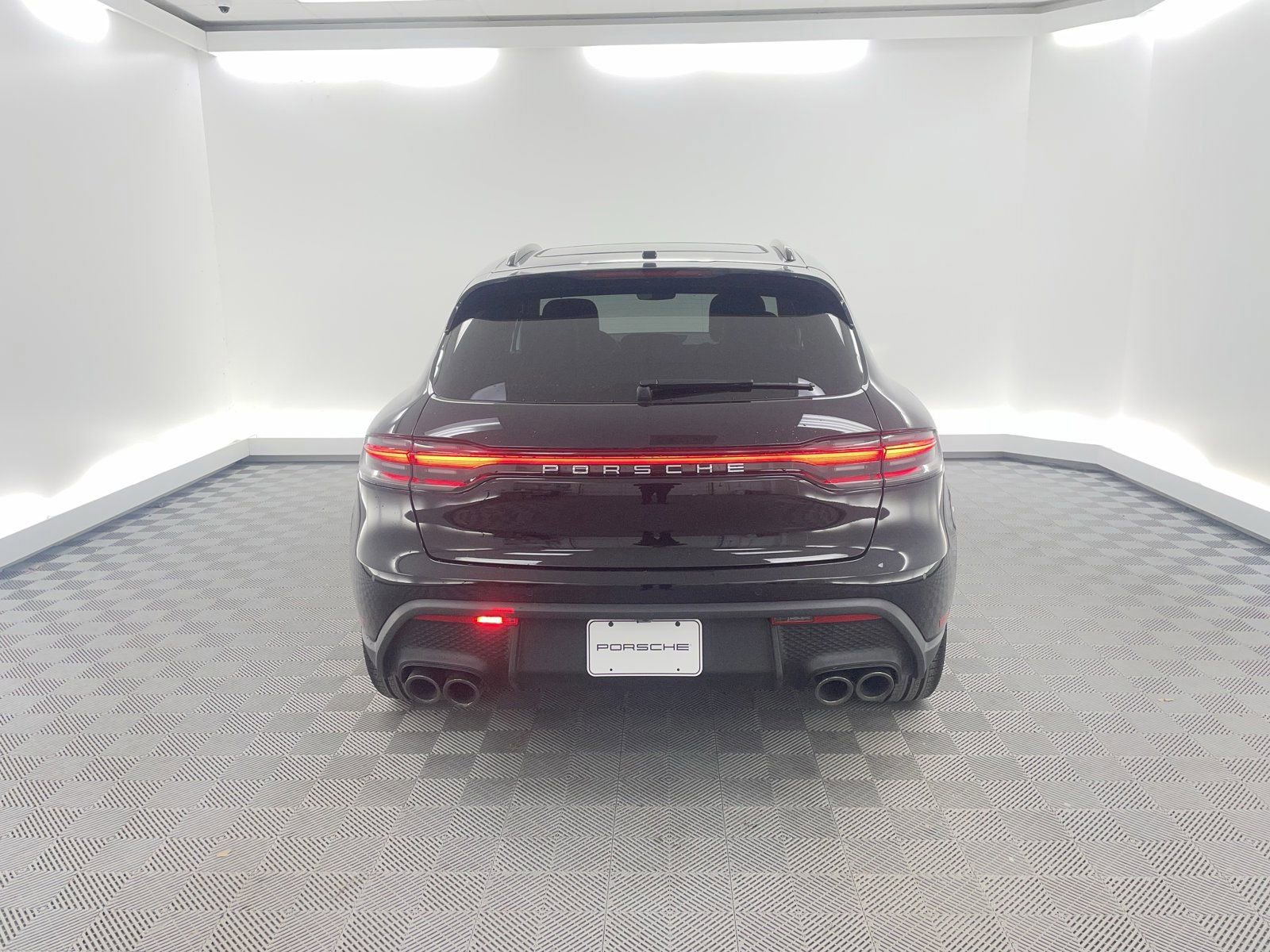 Certified 2026 Porsche Macan Turbo image 18