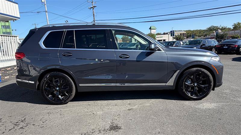 Used 2021 BMW X7 xDrive40i w/ Premium Package 2 AWD/4WD image 7
