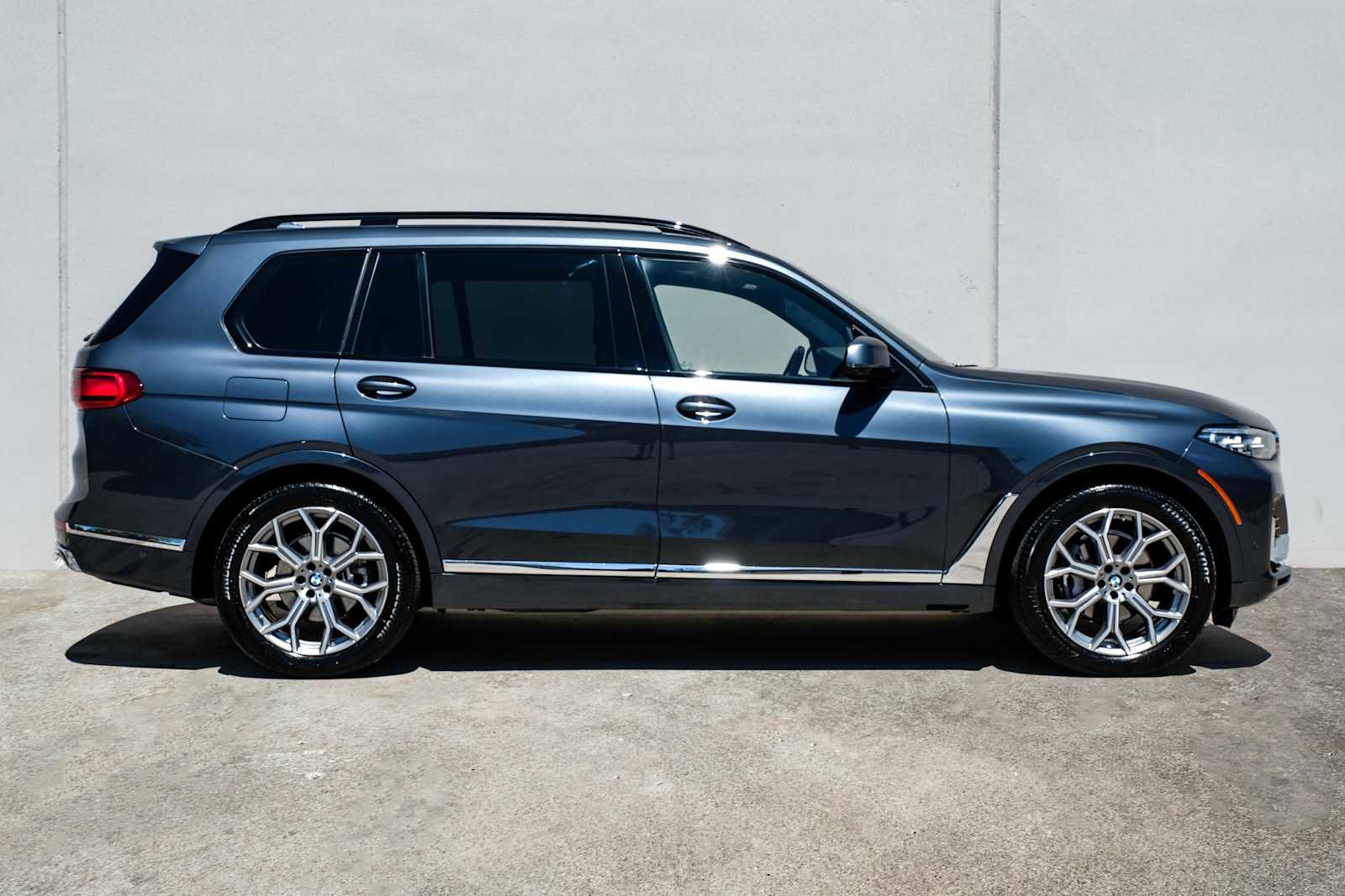 Used 2022 BMW X7 xDrive40i w/ Premium Package image 8