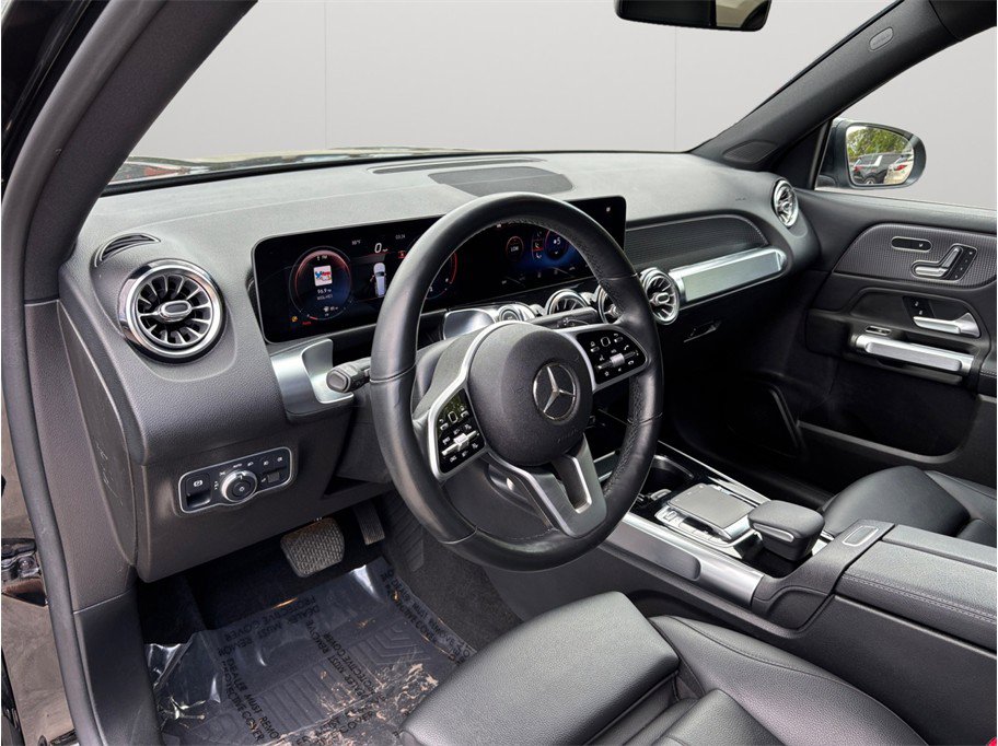 Used 2020 Mercedes-Benz GLB 250 4MATIC w/ Premium Package image 6
