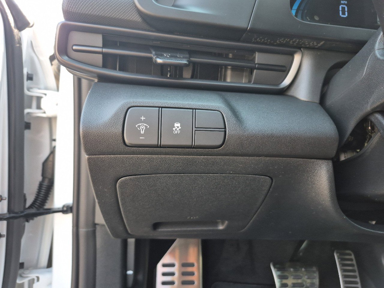 New 2026 Hyundai Elantra SEL Sport Premium image 24