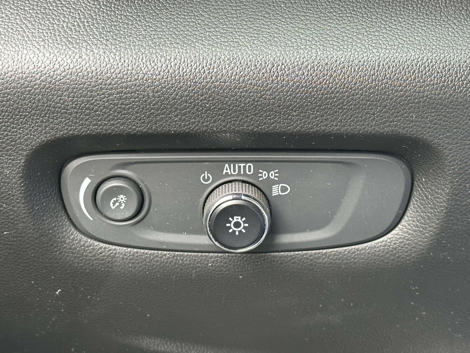 Certified 2022 Chevrolet Traverse LT image 20