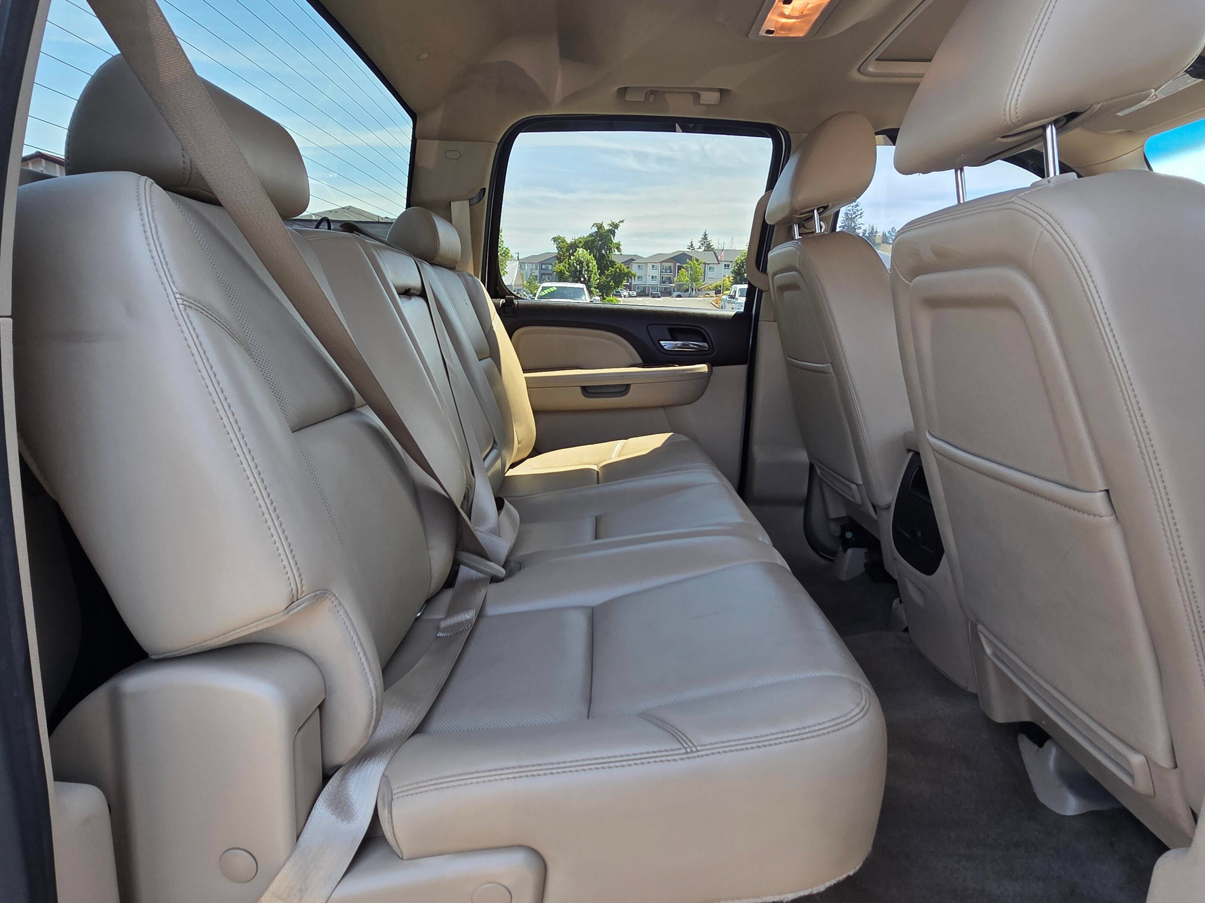 Used 2013 GMC Sierra 2500 Denali w/ Suspension Package, Off-Road AWD/4WD image 27