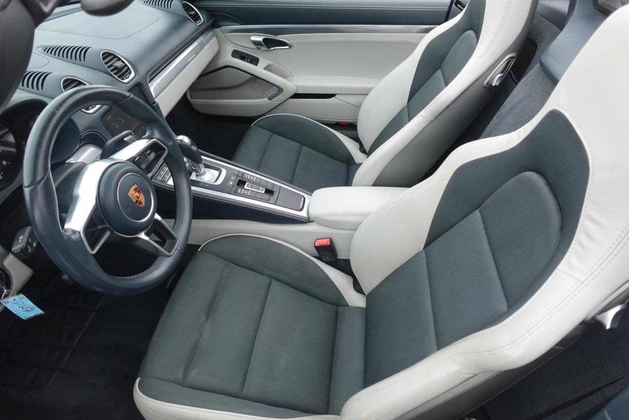 Used 2018 Porsche 718 Boxster RWD image 16