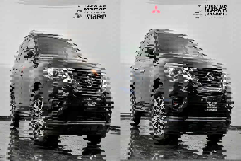 Used 2019 Nissan Pathfinder SV image 1