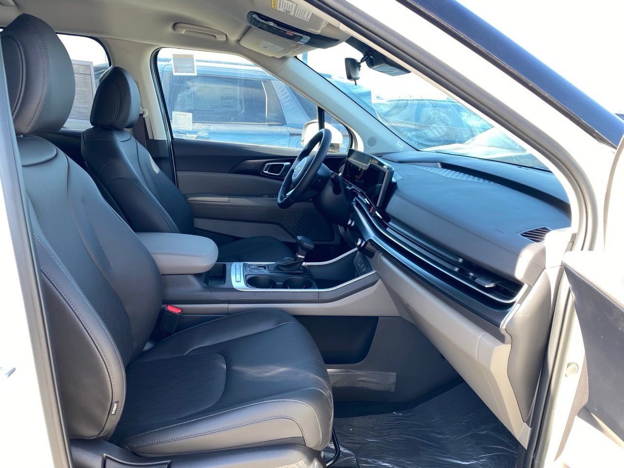 New 2026 Kia Carnival FWD image 26