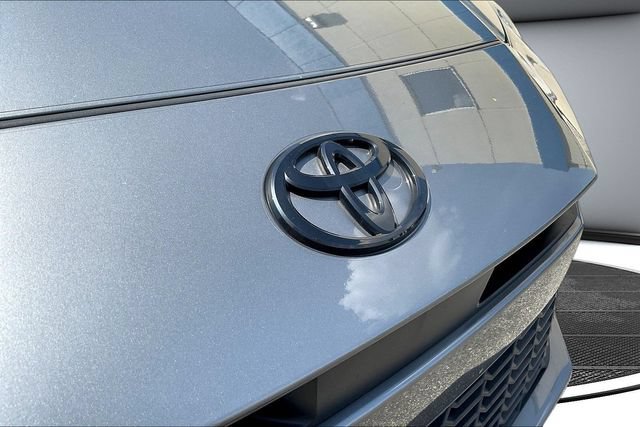 Used 2025 Toyota Camry SE FWD image 35