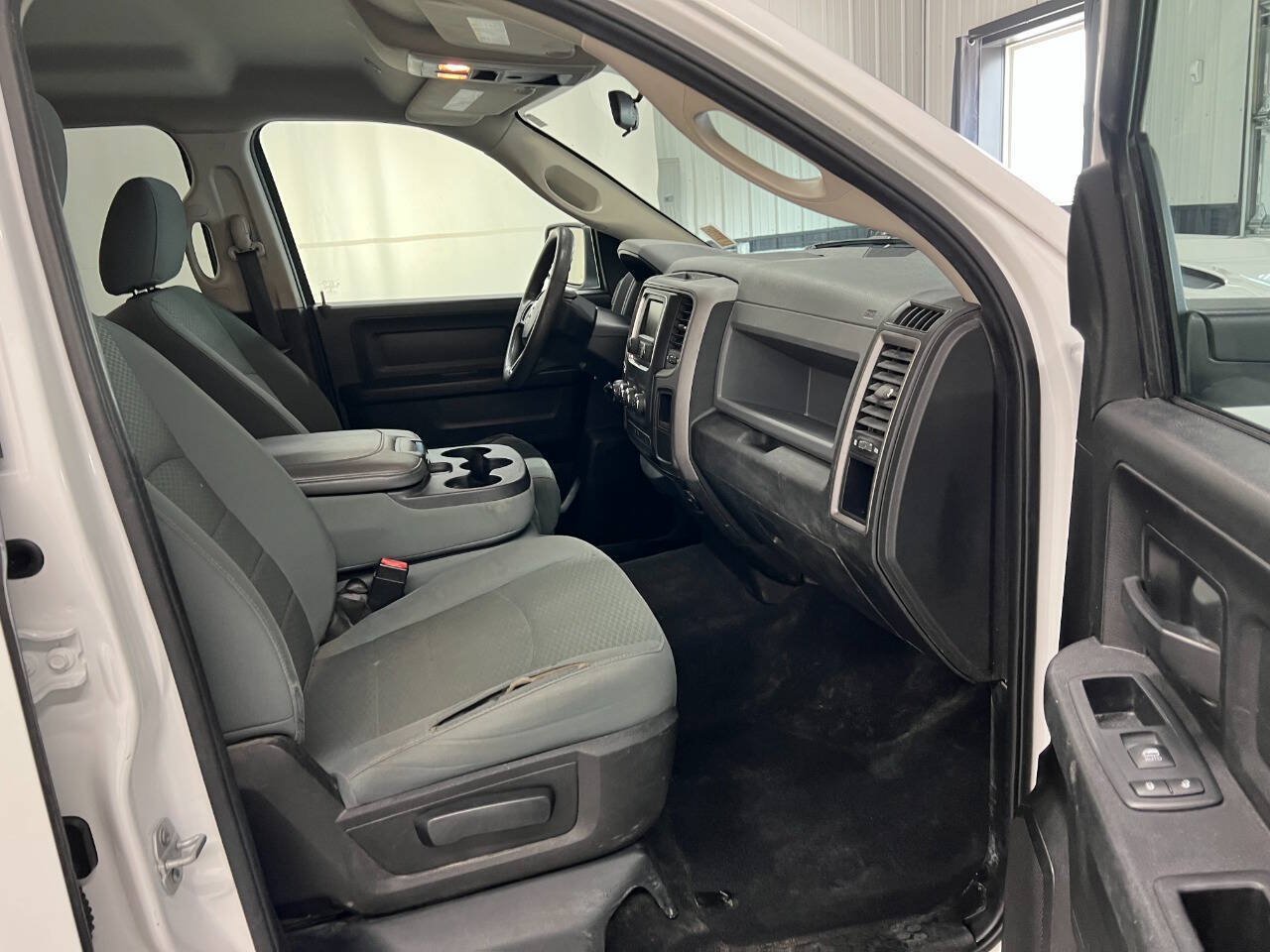 Used 2019 RAM 1500 Express w/ Express Value Package AWD/4WD image 11