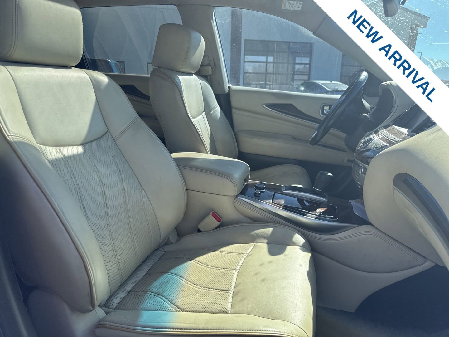 Used 2015 INFINITI QX60 AWD w/ Deluxe Touring Package image 9