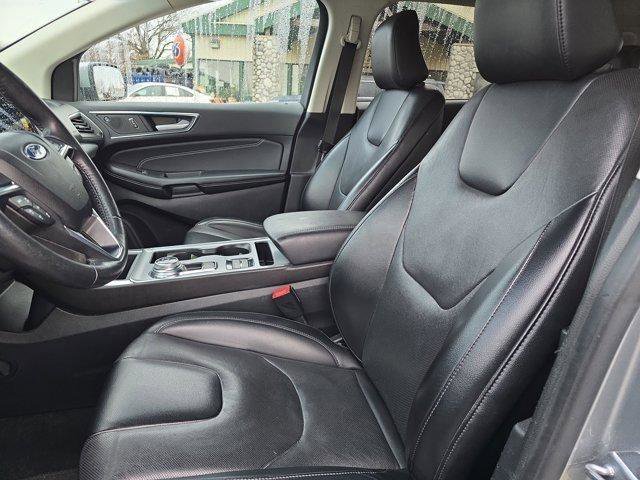 Used 2022 Ford Edge Titanium w/ Equipment Group 301A AWD/4WD image 21