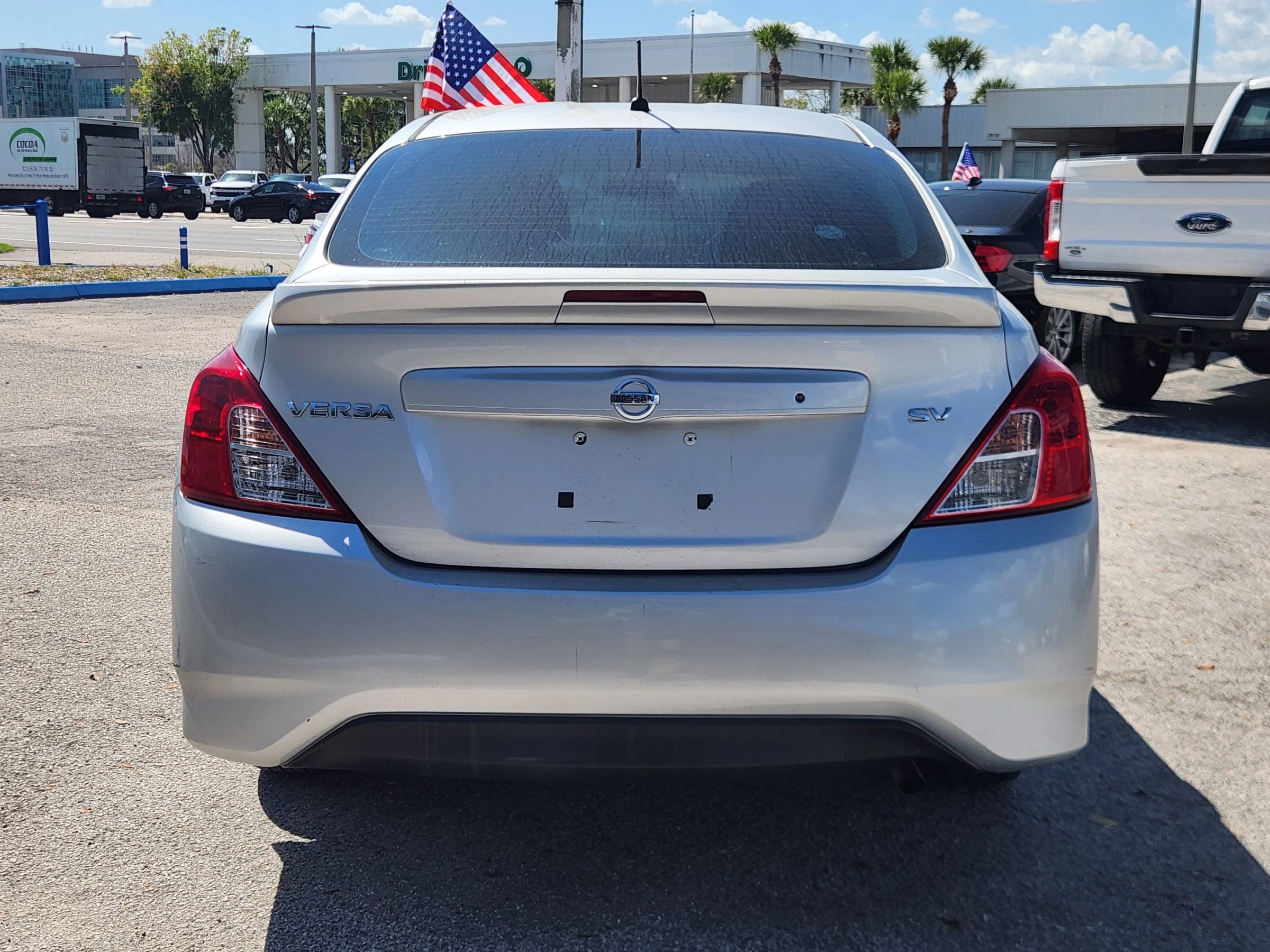 Used 2018 Nissan Versa SV FWD image 7