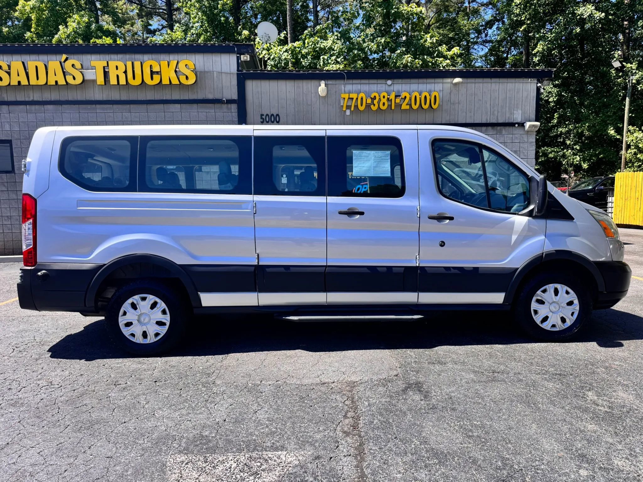 Used 2016 Ford Transit 350 XLT RWD image 8