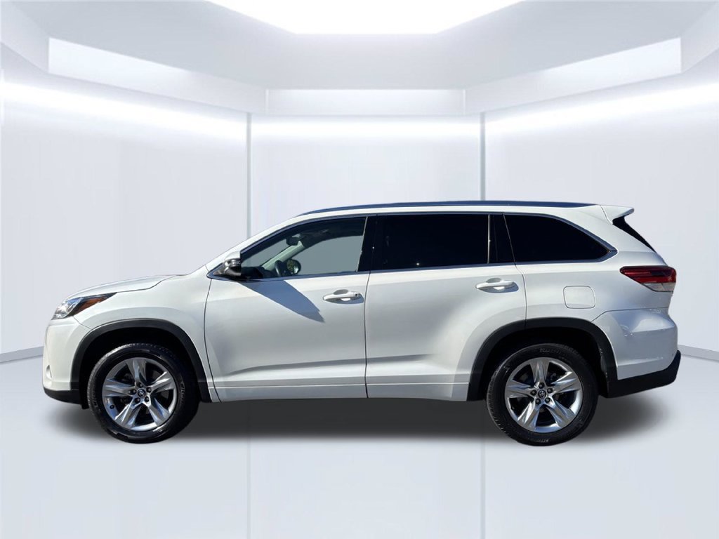 Used 2019 Toyota Highlander Limited FWD image 2