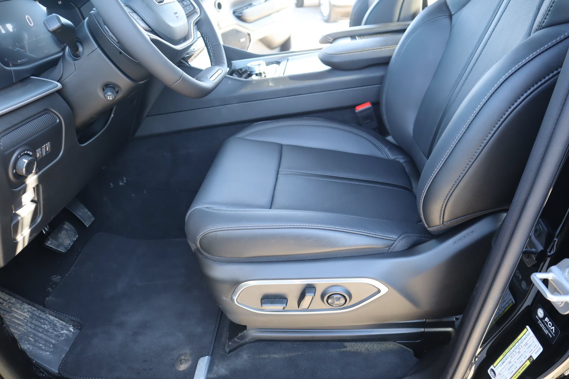 New 2026 Jeep Grand Wagoneer L Limited AWD/4WD image 12