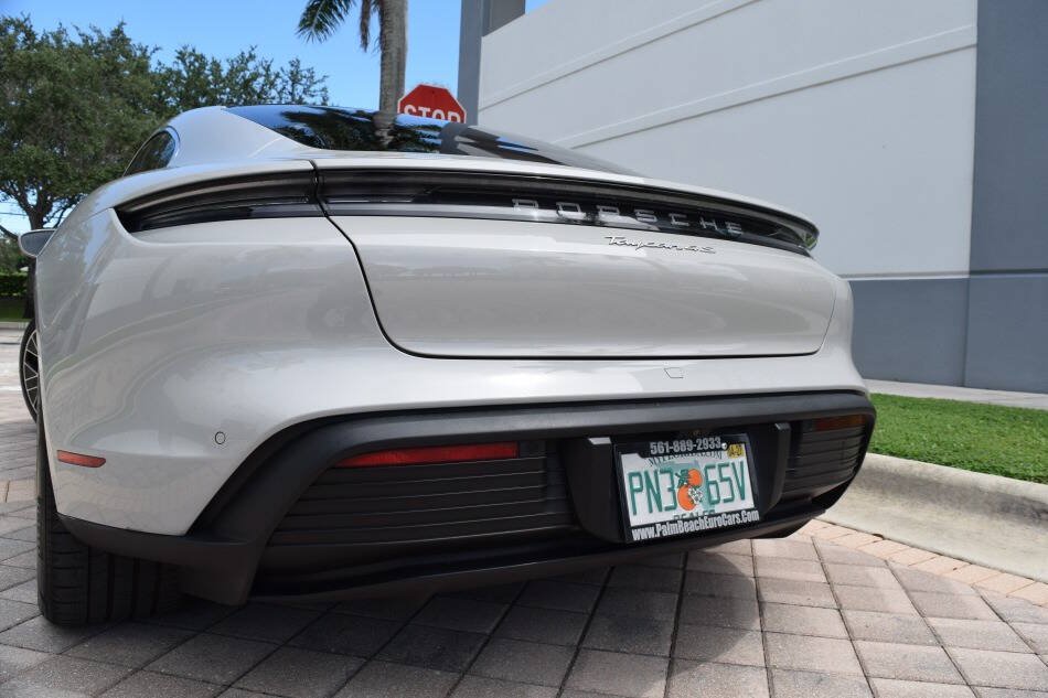 Used 2021 Porsche Taycan 4S AWD/4WD image 19