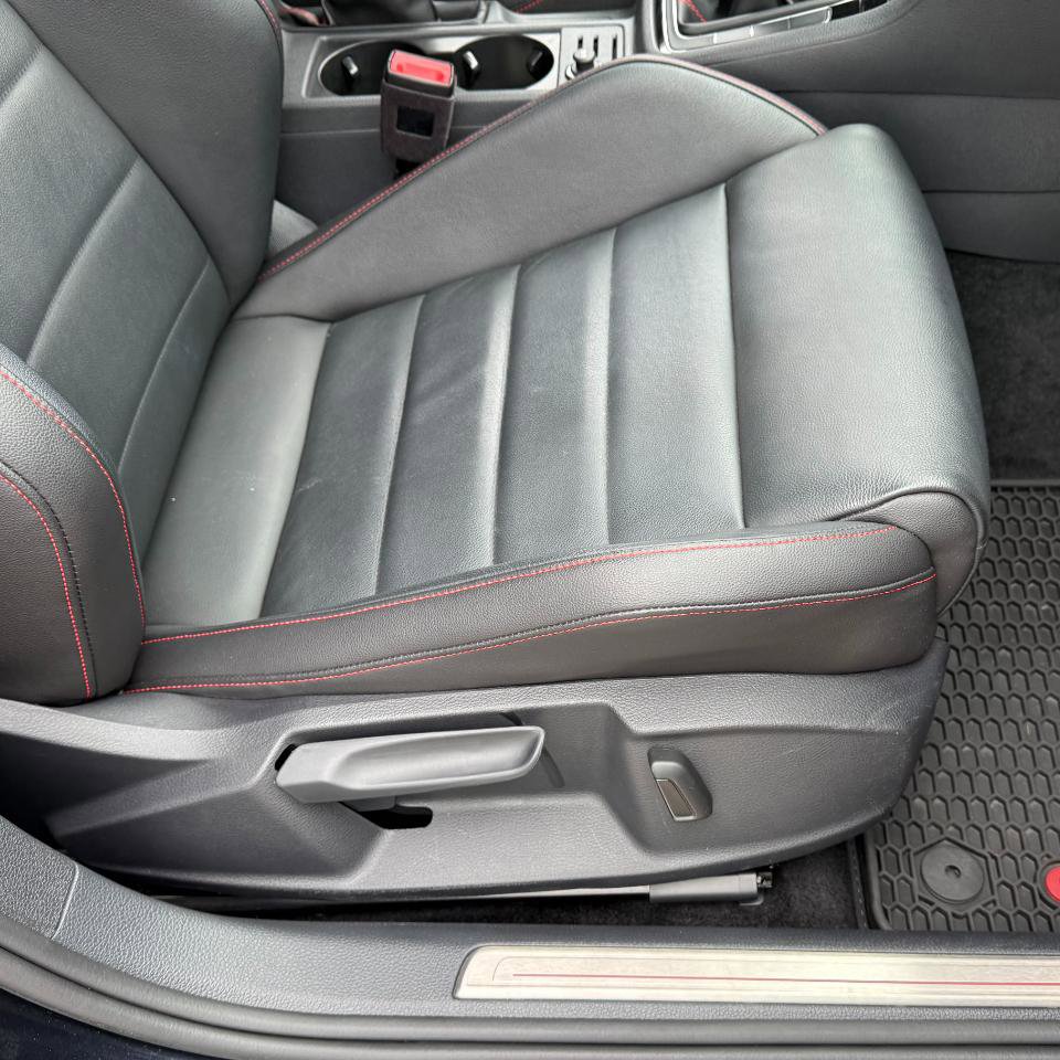 Used 2019 Volkswagen GTI SE w/ SE Experience Package FWD image 17