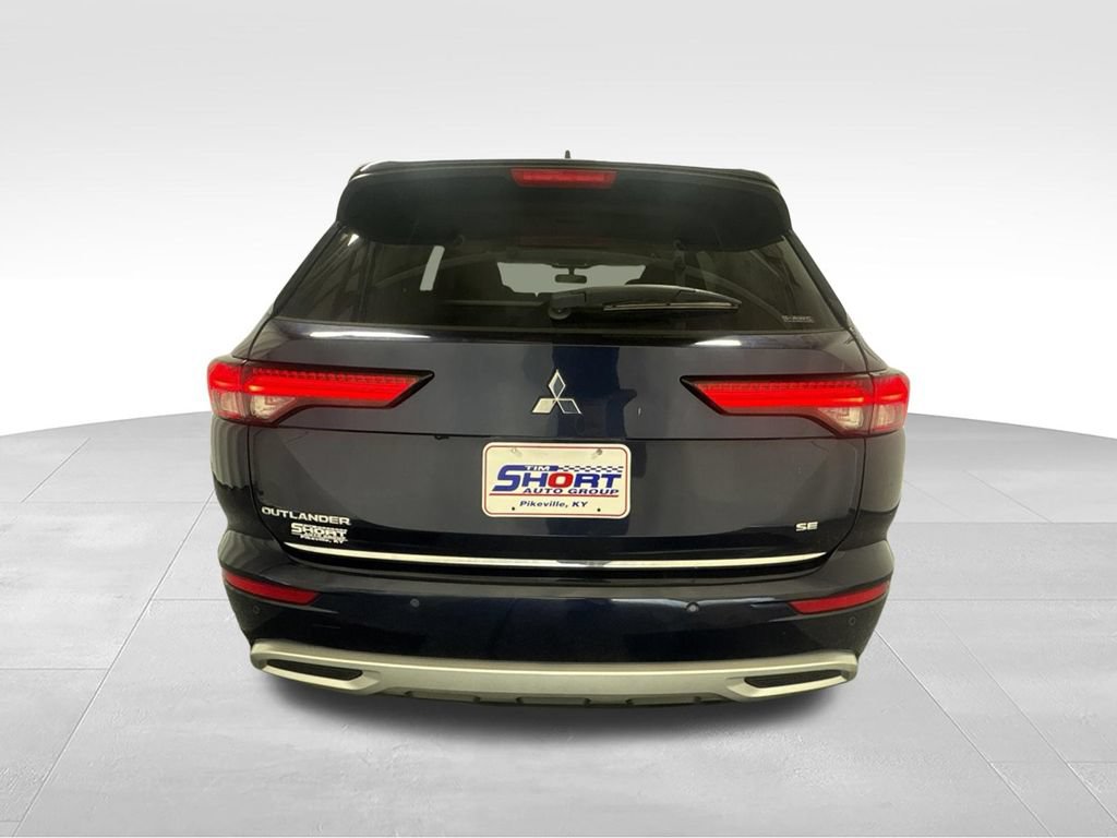Used 2022 Mitsubishi Outlander SE AWD/4WD image 8