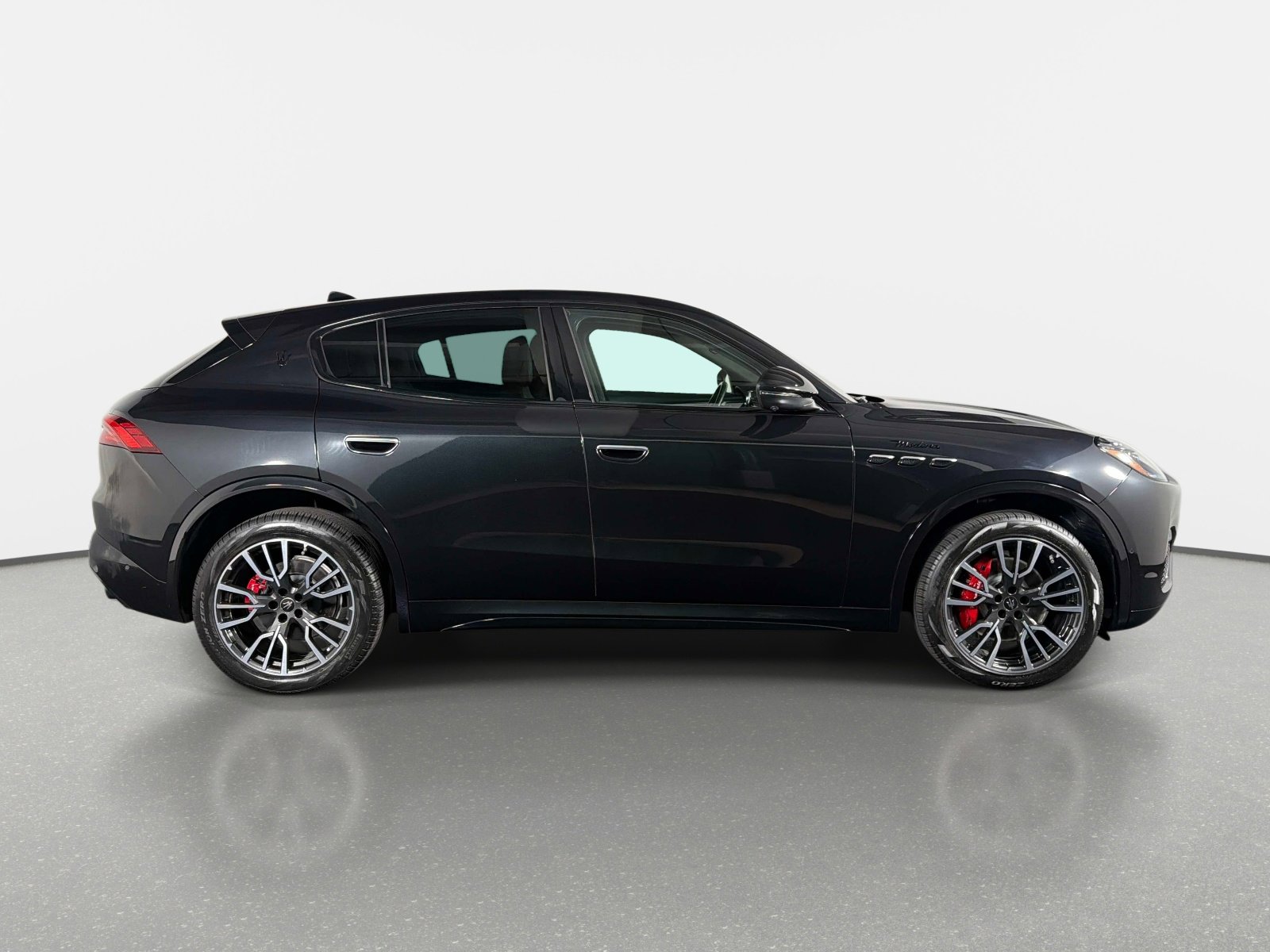 Used 2023 Maserati Grecale Modena AWD/4WD image 2