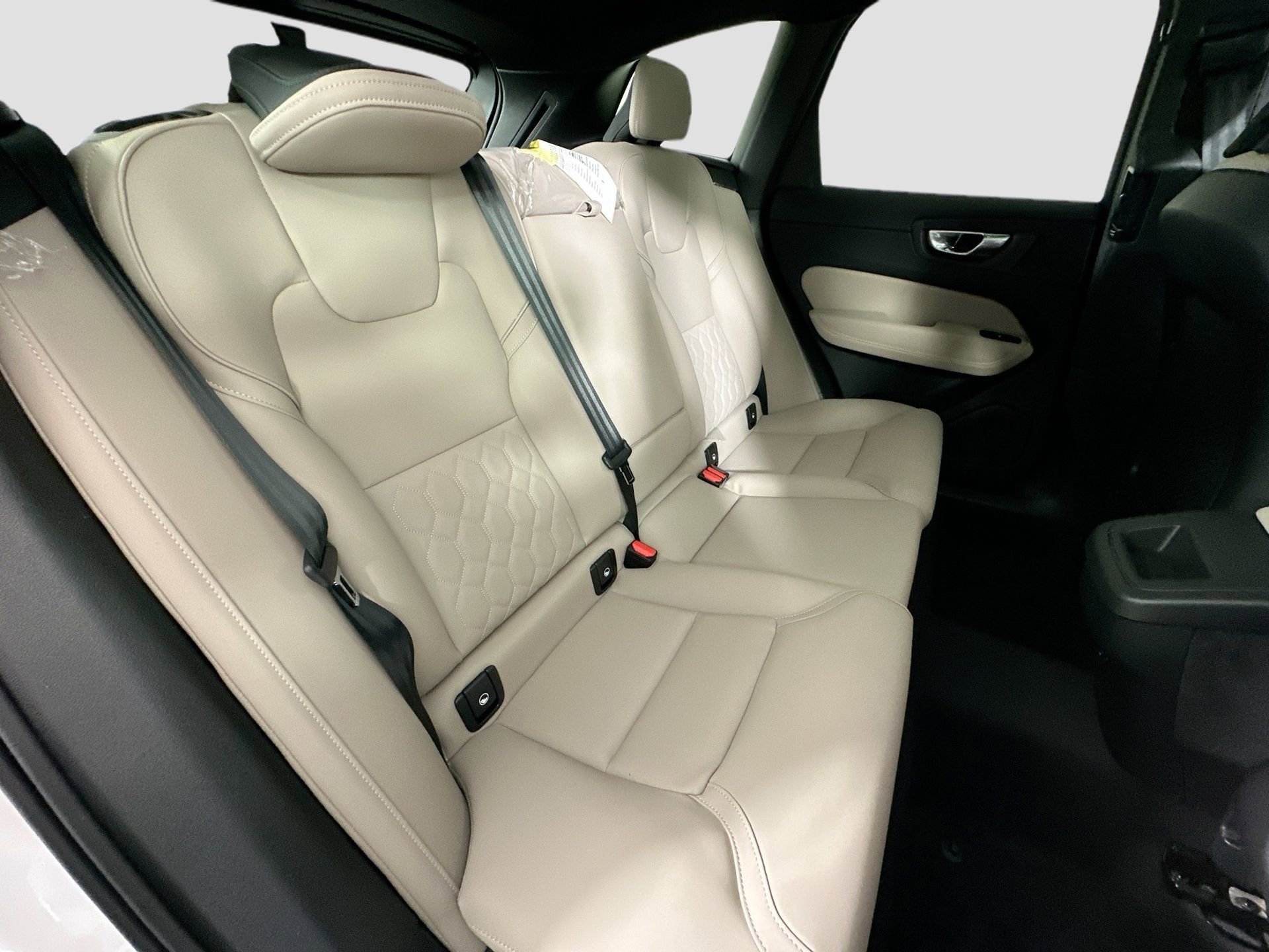 Used 2026 Volvo XC60 B5 Core AWD/4WD image 27