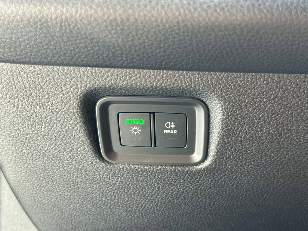 Certified 2024 Porsche Cayenne image 24
